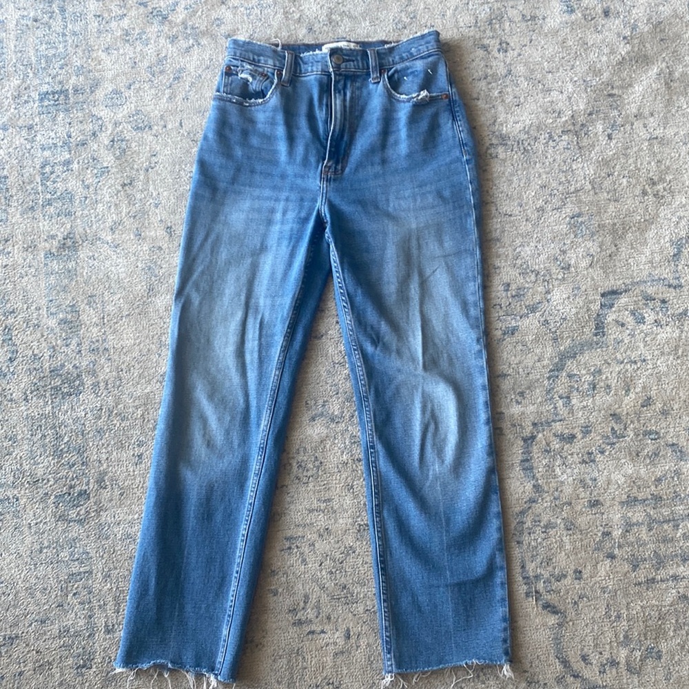 Abercrombie & Fitch: The Ankle Straight- Ultra High Rise